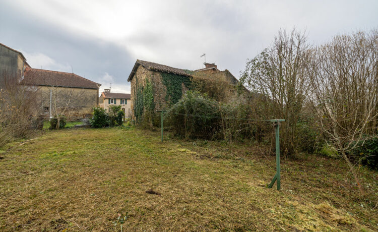 Maison de village entre GEAUNE et EUGENIE LES BAINS
