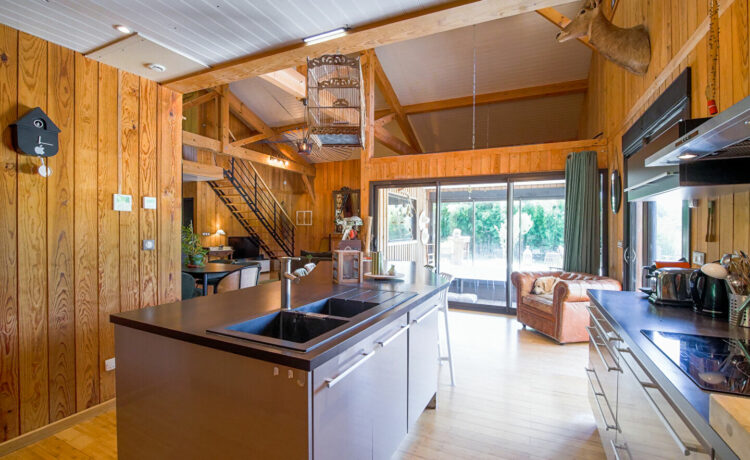 Maison en bois 138 m² avec piscine Environnement campagne Proche Eugénie les Bains